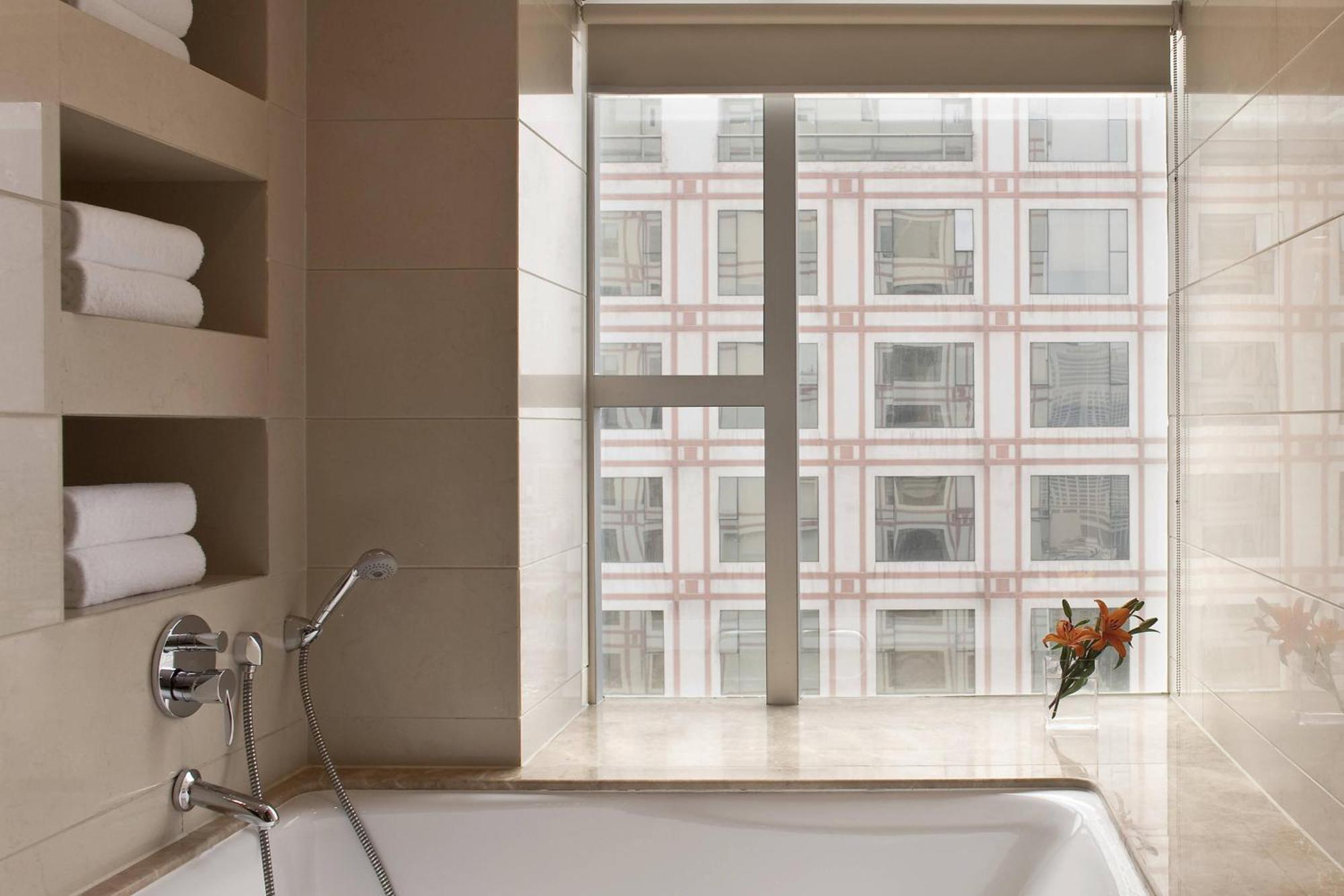 Sheraton Ningbo Hotel - Tianyi Square Luaran gambar